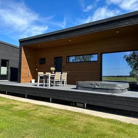 Апартаменты Peltovilla - Relax In The Sauna And Hot Tub